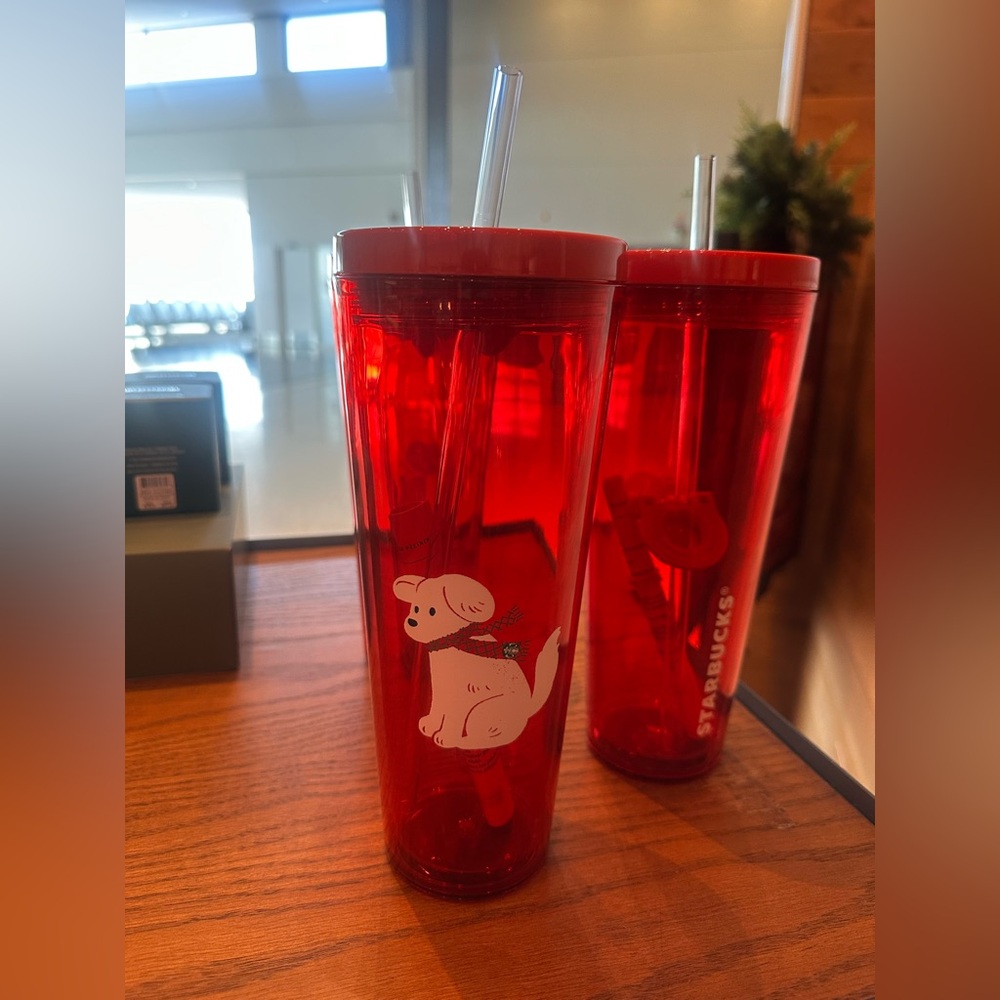 NWT Starbucks 2025 White Christmas Dog on Red Tumbler with Straw